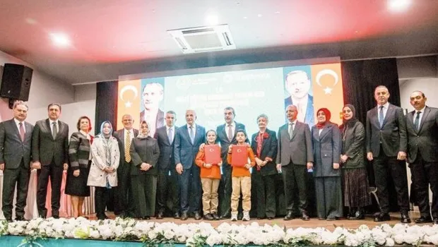 49 okula modern kütüphane