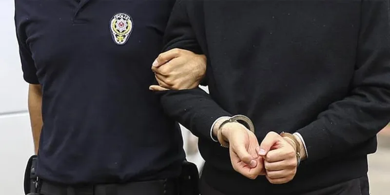 Adana'da Şok Baskın! Esrar ve Silah Ele Geçti, İşte Detaylar