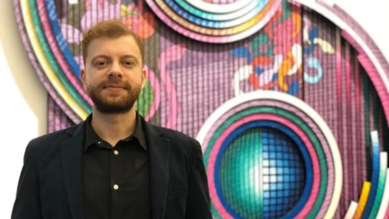 Akademisyen Emrah Gülsunar gözaltına alındı