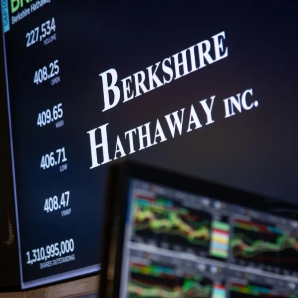 Buffett'tan Şok Hamle! Apple'ı Sattı, Google'a Yatırım Yaptı!