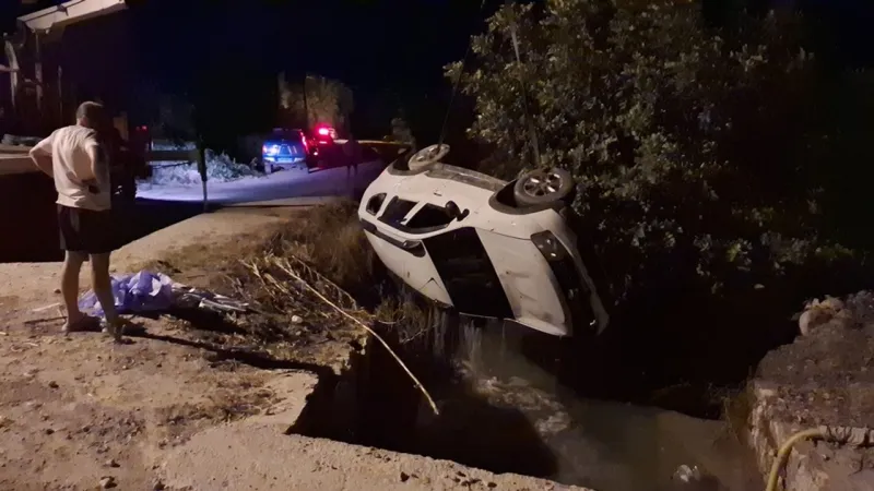 Antalya'da sulama kanalına devrilen otomobildeki 2 kişi hayatını kaybetti