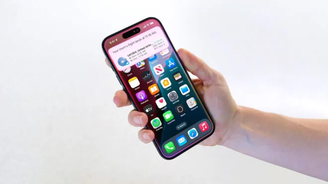 Apple CEO’su Tim Cook: “Yeni nesil Siri için yapılan çalışmalarda iyi ilerleme kaydedildi.”