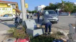 Kaza Sonrası Elektrik Kesintisi! Araç Panoya Çarptı