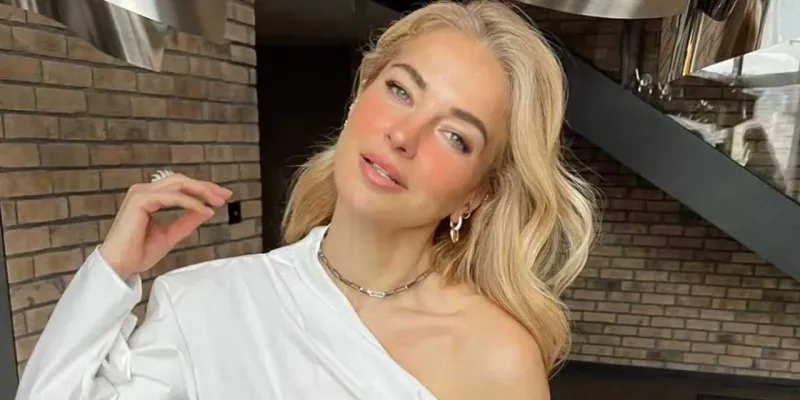 Burcu Esmersoy EYT'den emekli olduğunu açıkladı