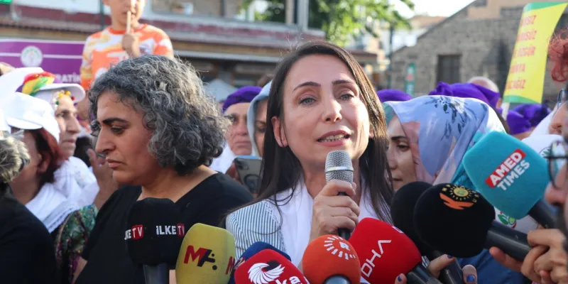 DEM Parti'den Barış Çağrısı: Kadınlar Olmadan Barış Olmaz!
