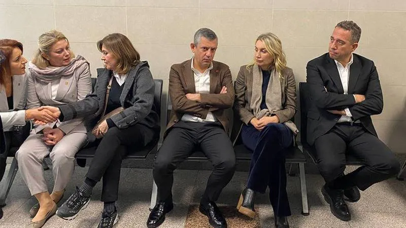 Ertuğrul Özkök'ten Darbe Yorumu: O Fotoğraf Neyi Hatırlattı?