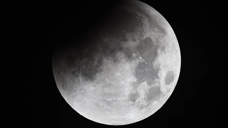Flaş iddia... NASA, Ay'a nükleer reaktör göndermeye hazırlanıyor!