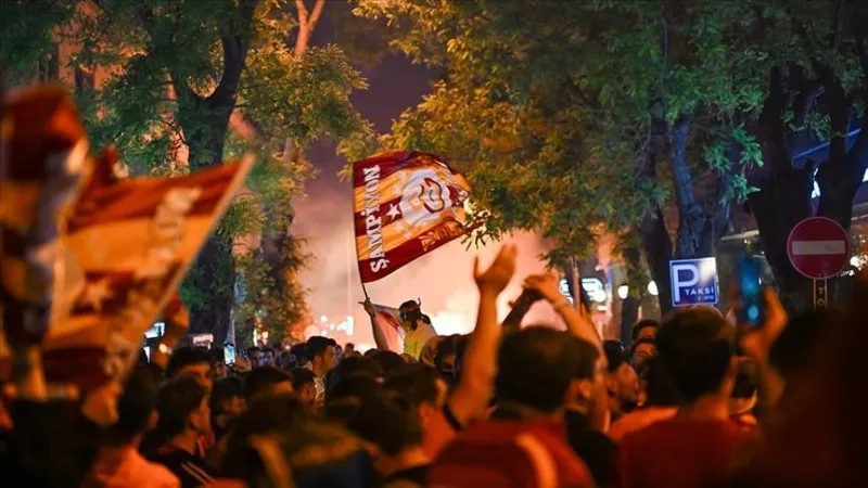Galatasaray'ın şampiyonluk kutlamaları nedeniyle İstanbul'da bazı yollar trafiğe kapatılacak