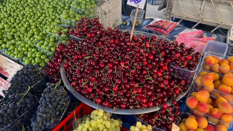 "Kirazın tanesi 10 TL"! Etiketi yazan pazarcıdan açıklama