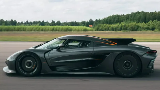 Koenigsegg Jesko Absolut, yazılım güncellemesiyle Rimac Nevera R’a kaptırdığı rekorları geri aldı
