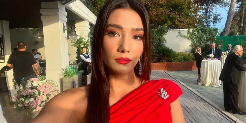 Aybüke Pusat'ın Şaşırtan Takipçi Artışı! Neler Oluyor?