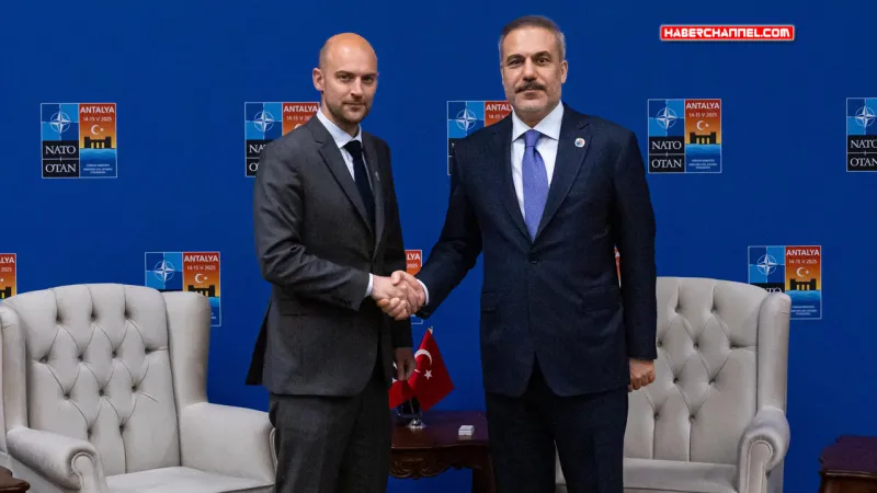 Hakan Fidan'dan Kritik Fransa Zirvesi! Neler Konuşuldu?