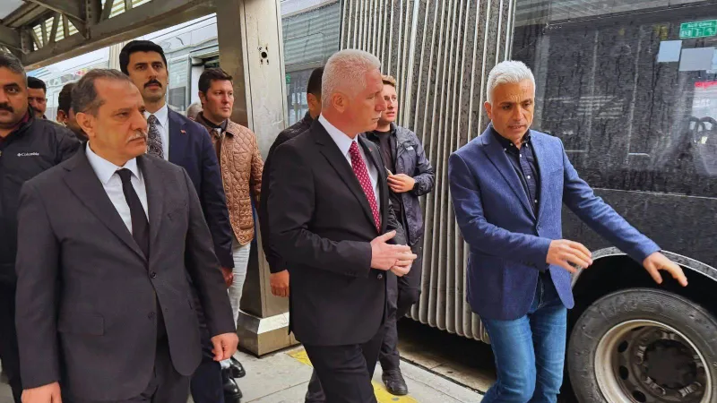 Metrobüs Kazası: Vali Gül'den Acı Haber! İşte Son Durum