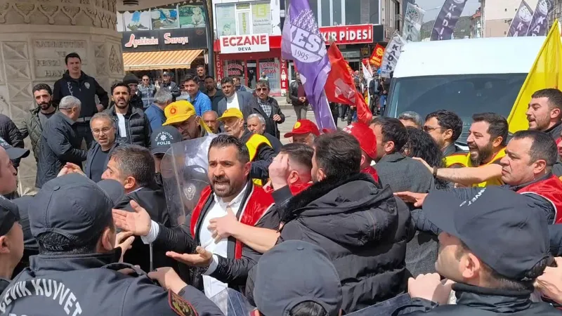 Kars'ta 1 Mayıs Gerginliği! İşçiler ve Polis Karşı Karşıya mı Geldi?