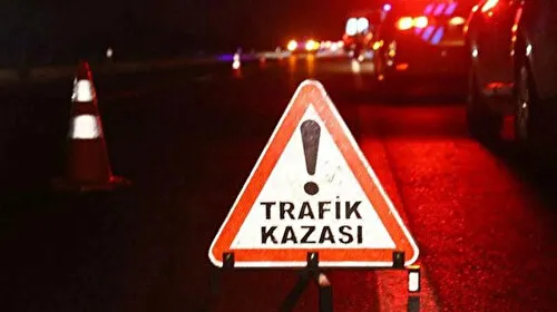 Mersin'de Korkunç Kaza! Otomobil Kamyonete Çarptı: 2 Yaralı!