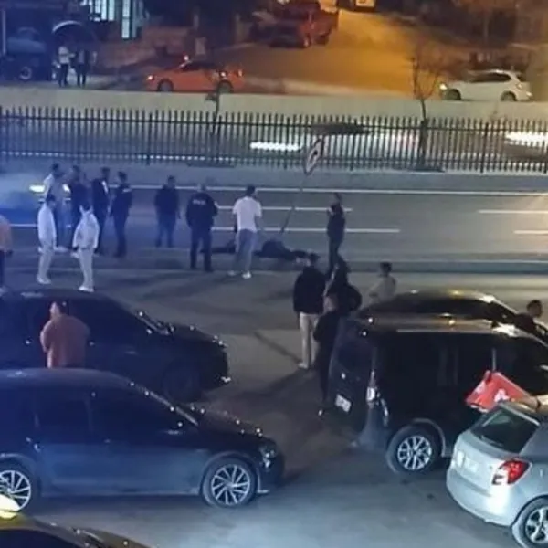Feci Kaza! Motosiklet Trafik Levhasına Çarptı: 2 Genç Hayatını Kaybetti!