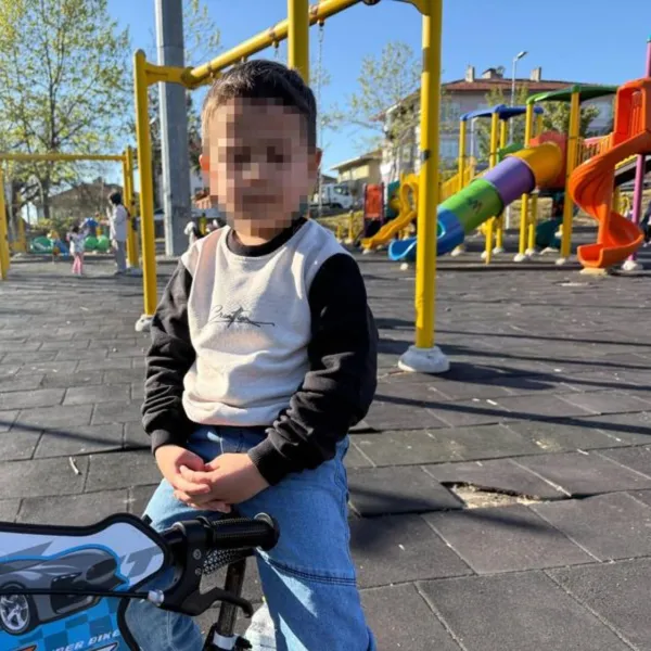 Parkta Alkol Faciası! Küçük Çocuk Zehirlendi!
