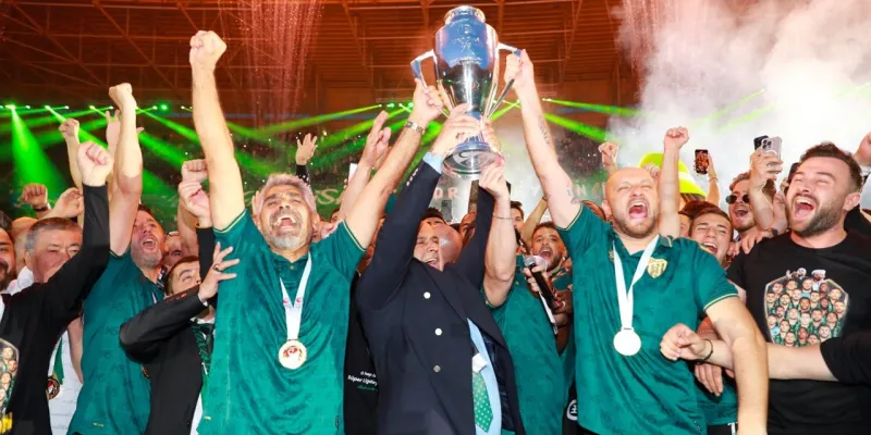 Kocaelispor'da Şok Ayrılık! Şampiyonluk Sonrası Veda