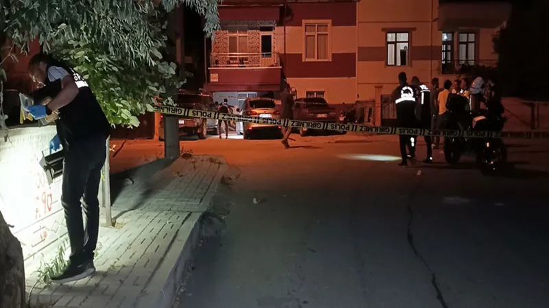 Tartıştığı kız arkadaşının babasını ve ağabeyini pompalı tüfekle vurdu
