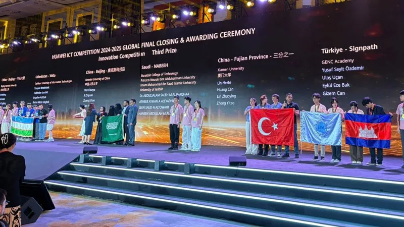 Türk gençlerden Çin'de büyük başarı
