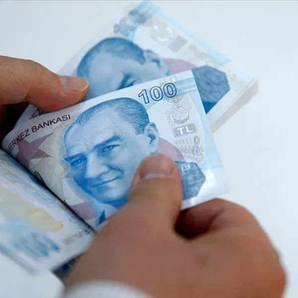 Ücretler enflasyona yenildi